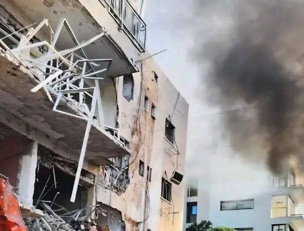 Moyen-Orient : Israël accuse l’Iran de frappes visant des civils dont plusieurs enfants