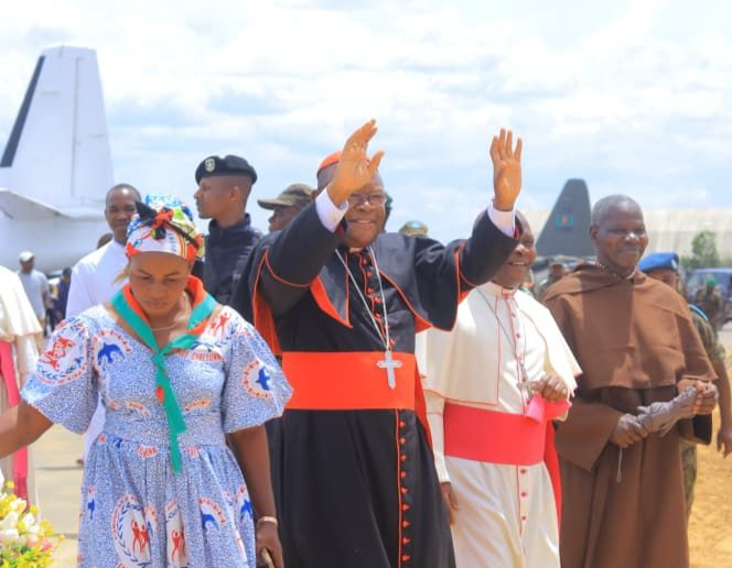 Ituri : Le cardinal Fridolin Ambongo réconforte la communauté iturienne et prêche le message d'espoir