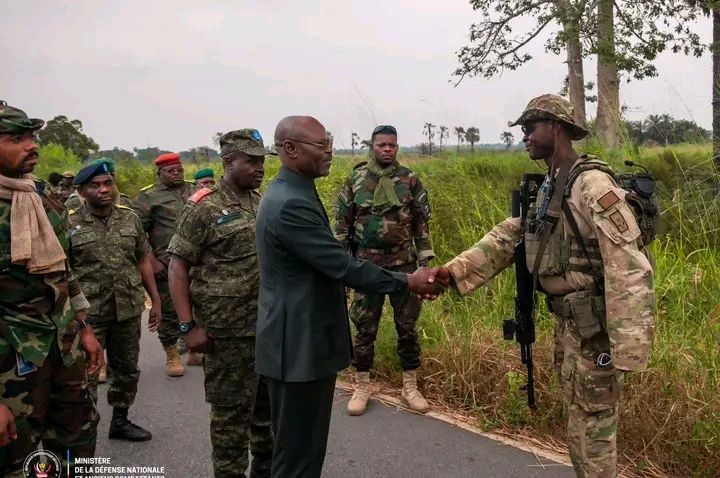 Kongo-Central : Guy Kabombo réaffirme son engagement pour la modernisation des FARDC à Kitona