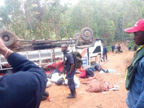 Nord-Kivu : Un camion se renverse sur l'axe Butembo-Beni, voici le bilan