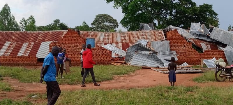 Aru : six salles de classe de l’EP Mingoro endommagées par une forte pluie
