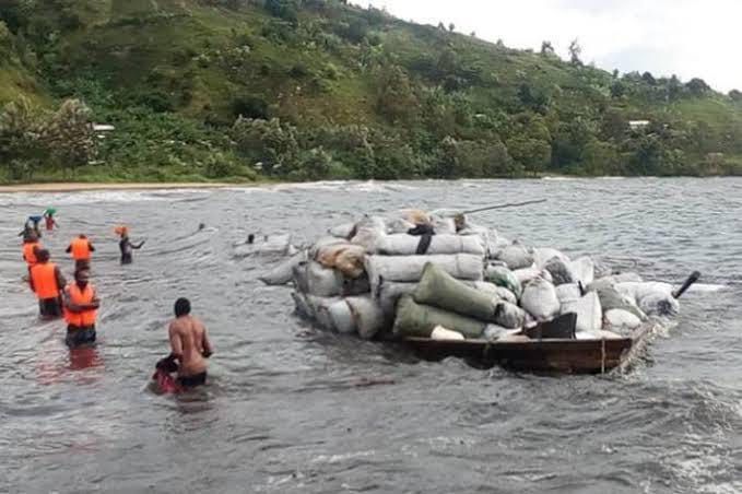 Sud-kivu : Chavirement d'une embarcation motorisée sur le lac Kivu, voici le bilan
