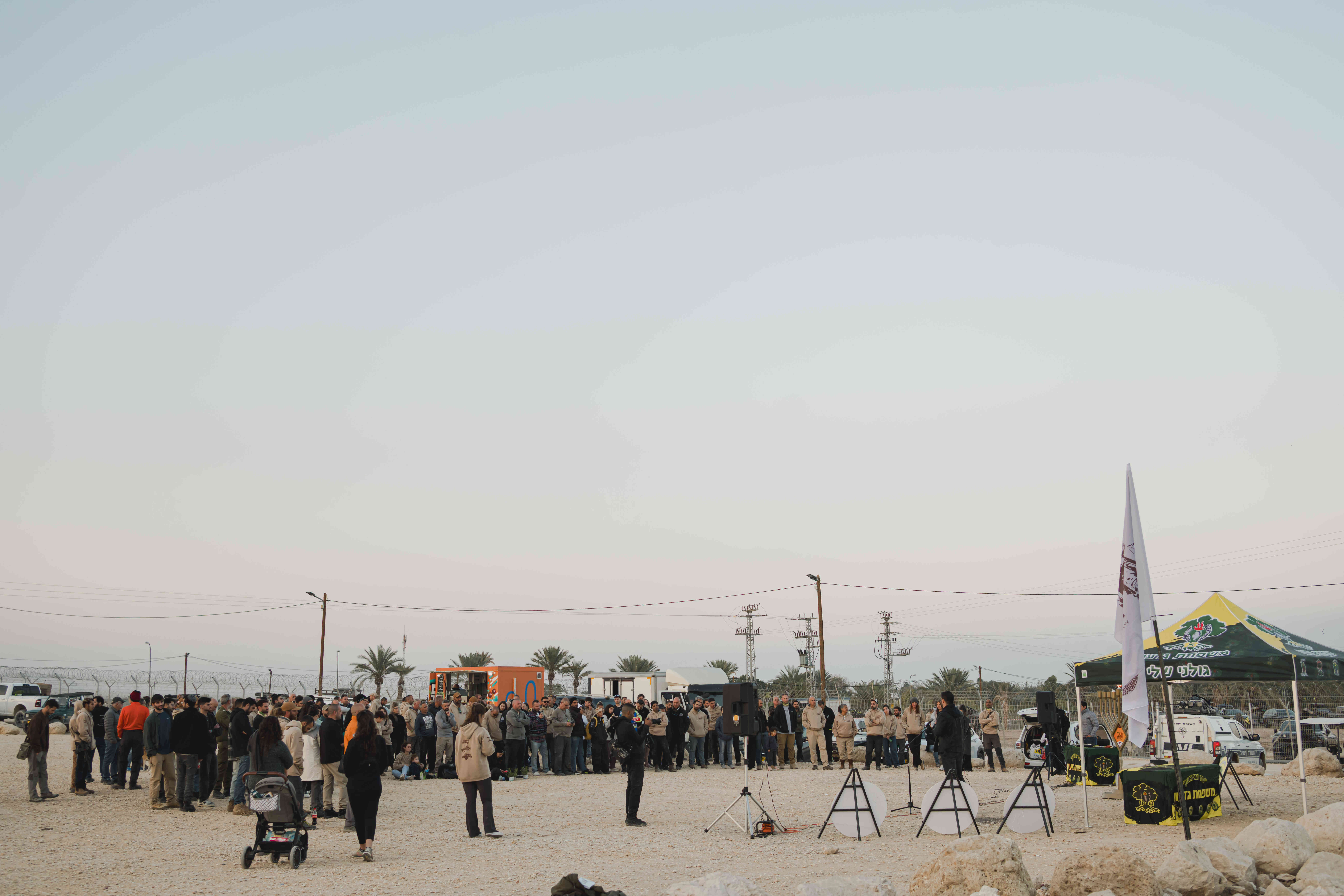 הדלקת נר חמישי של חנוכה ושירת התקווה במסע זיכרון לתומר גרינברג