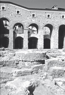 "Piazzetta Toscano - La Domus e le Vite Stratificate - dal lusso romano alle sepolture altomedievali"
