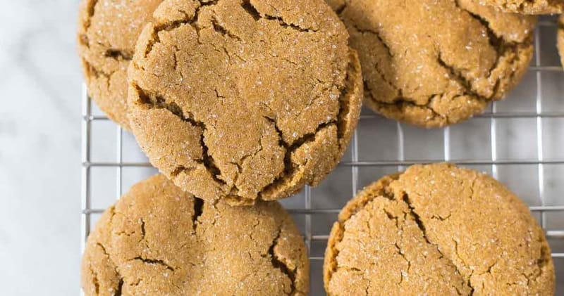 SOFT GINGERSNAP COOKIE