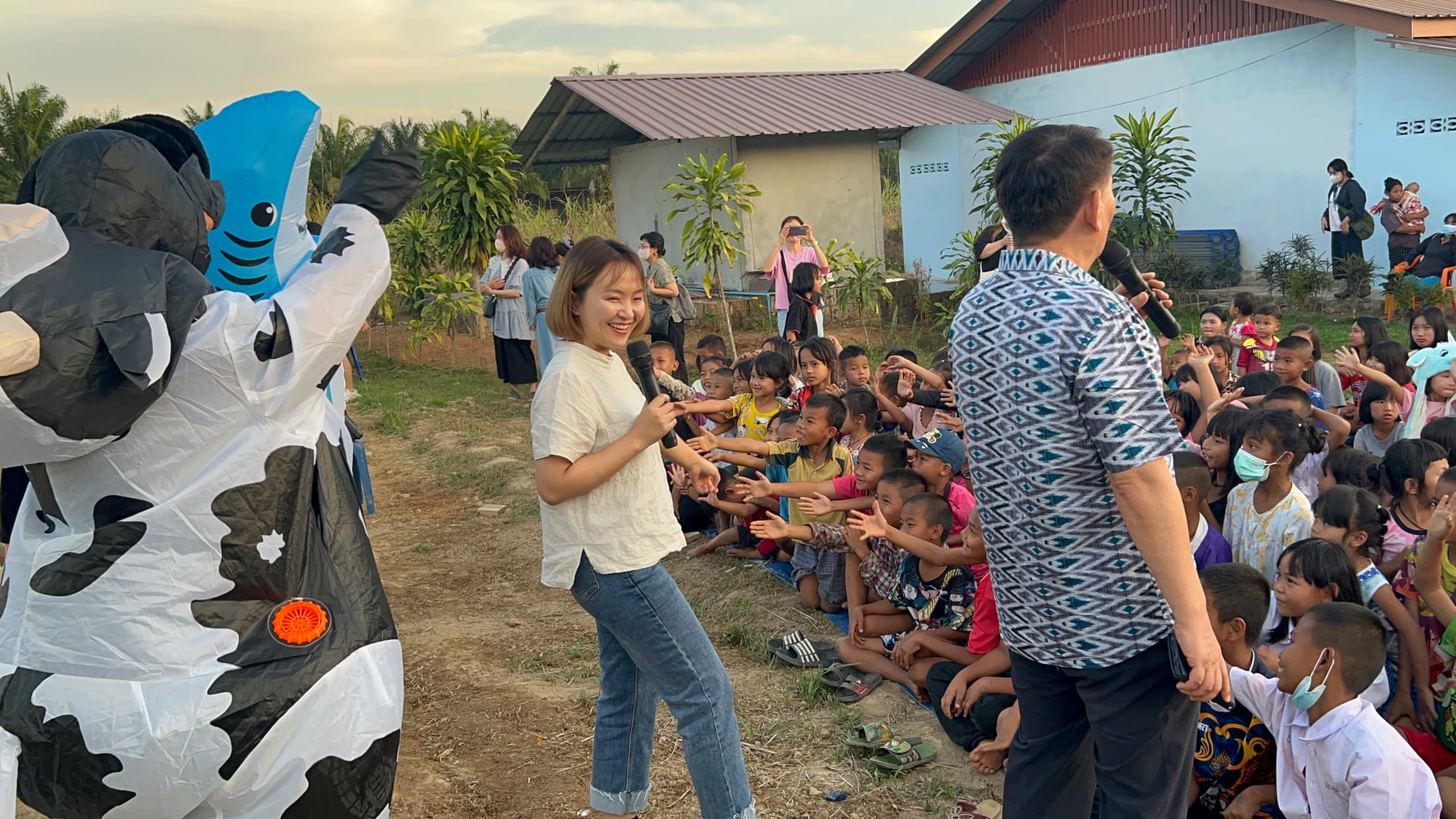 แจกของที่ อ.สังขละบุรี