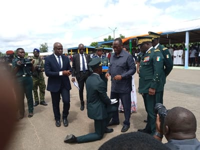 673 élèves sous-officiers d’active ont reçu leurs insignes