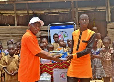 Action humanitaire : Les élèves de l'epp Bakary mydjame reçoivent des kits scolaires