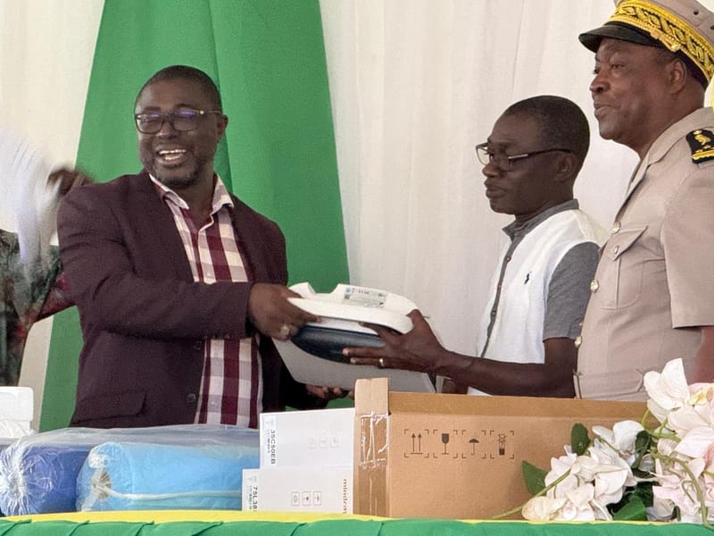 Ouragahio : La fraternelle offre un appareil d’échographie au centre de santé urbain