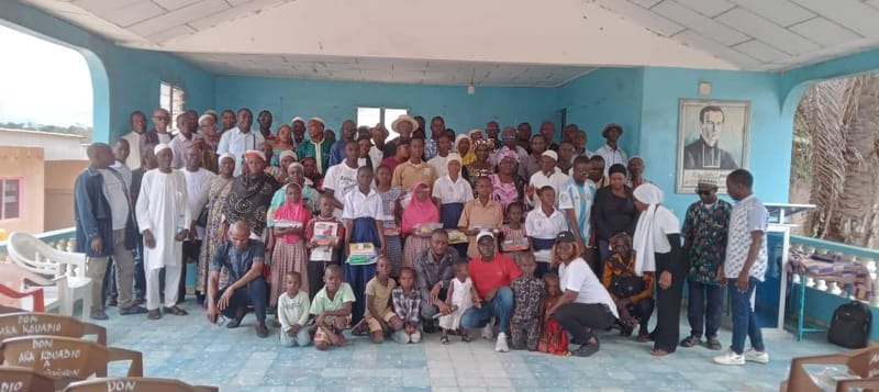 Don :                                              L'UJR2B offre des kits scolaires aux élèves vulnérables