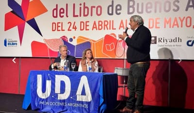 CONFERENCIA EN LA FERIA DEL LIBRO CON SERGIO ROMERO, MAIA VOLKOVINSKY Y GUSTAVO CIAMPA