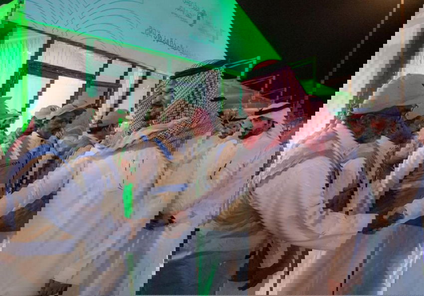 زيارة أمير المدينة لمزادات التمور بالمدينة المنورة