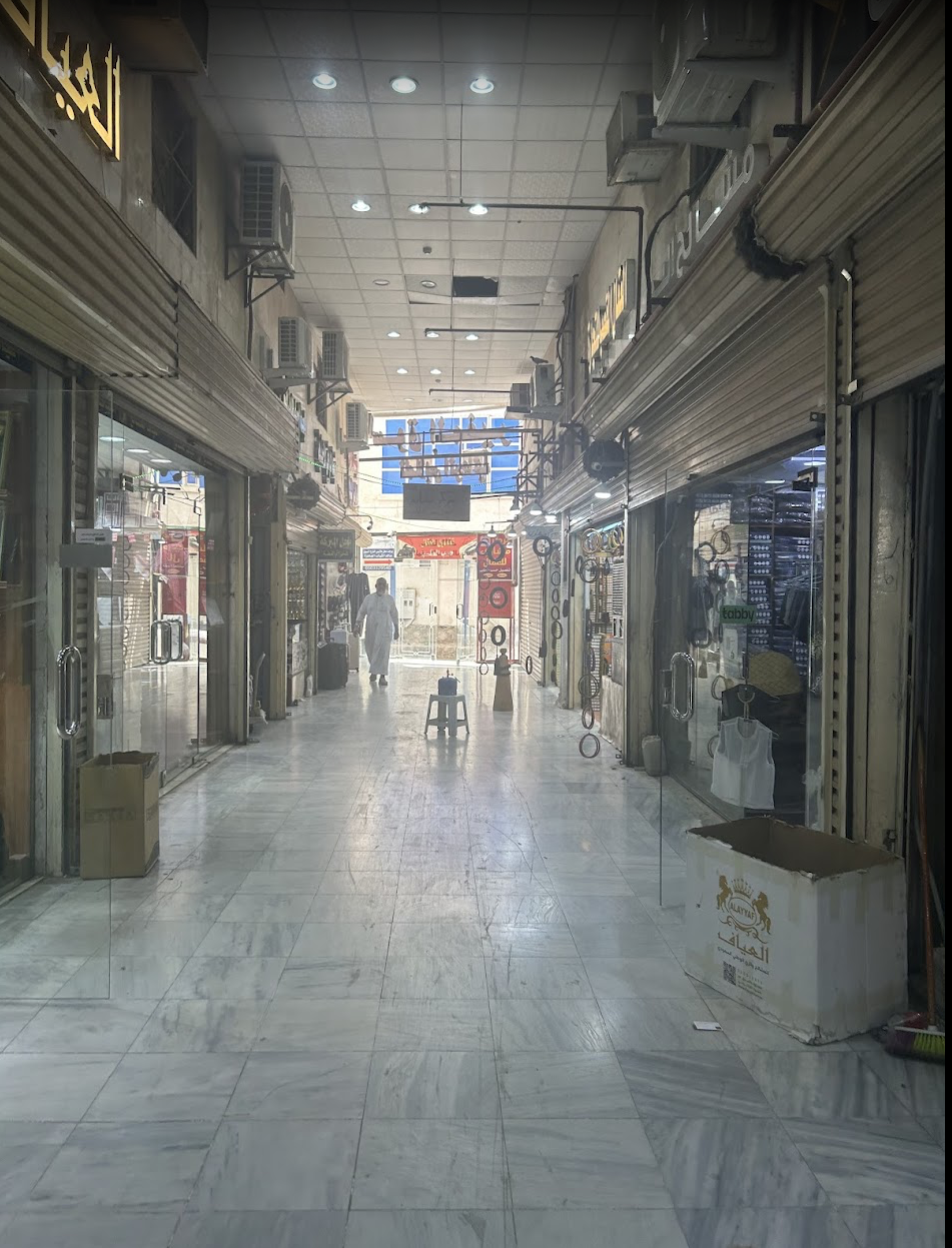 توسيع ممرات التسوق في سوق المغير لتخفيف الازدحام
