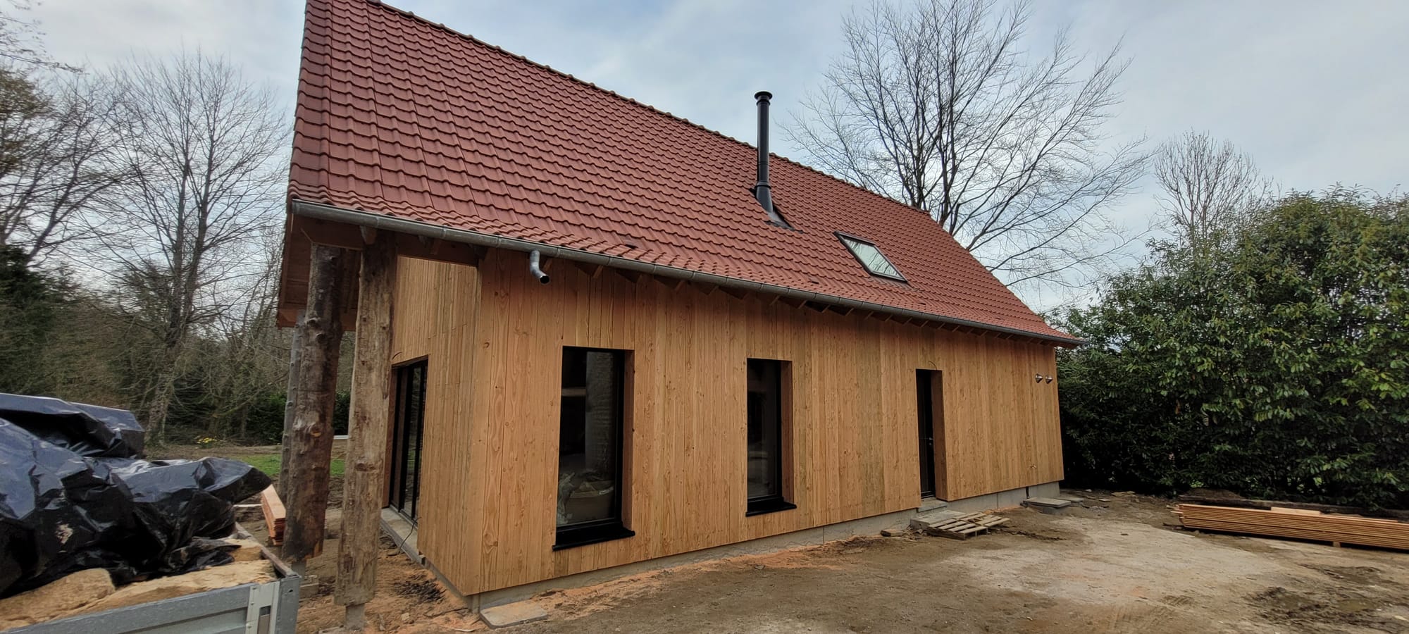 bardage verticale brut de sciage