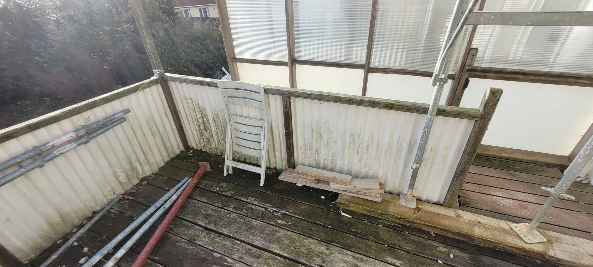 Bardage ajouré , escalier et garde corps