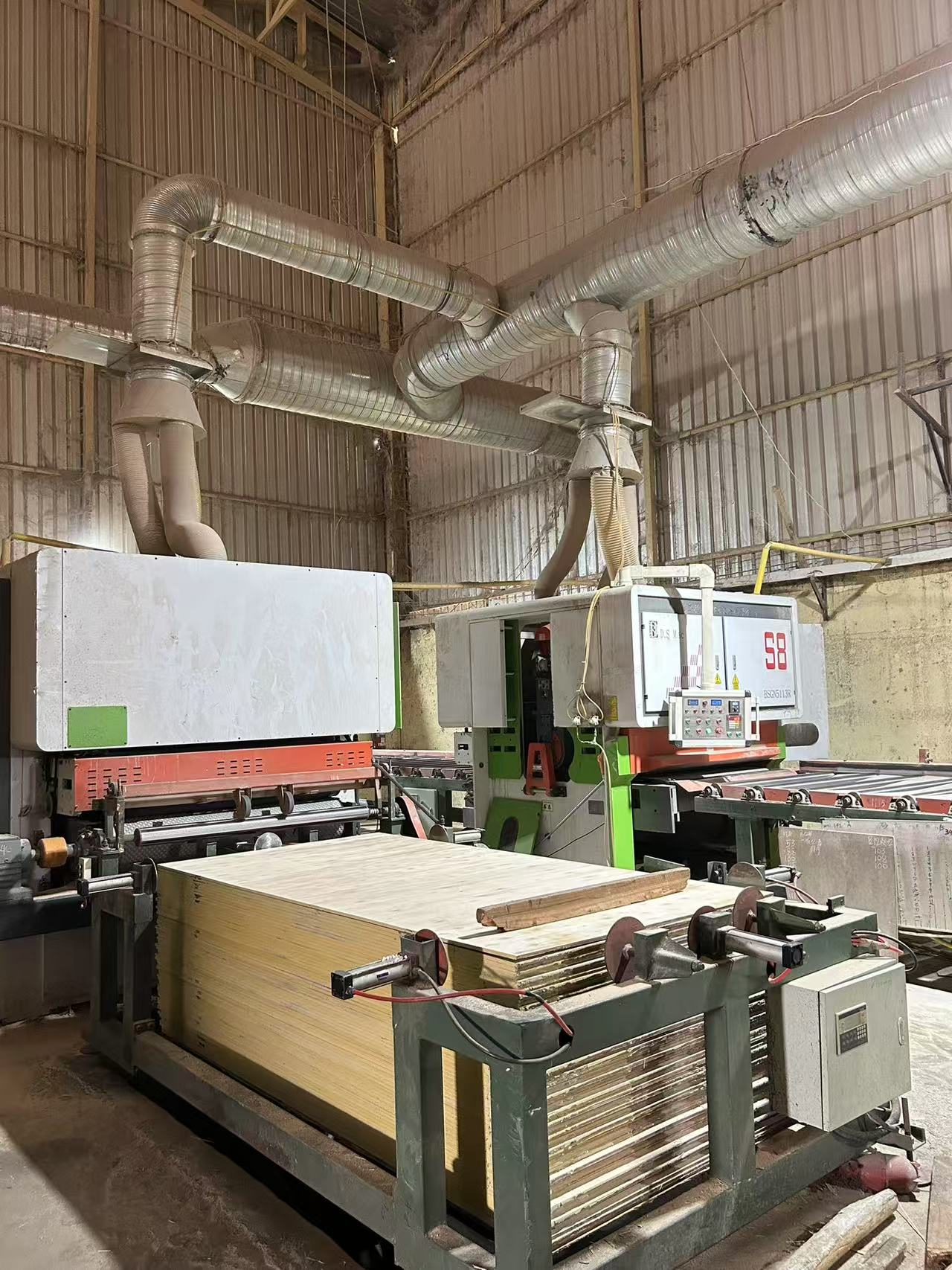 สามารถสั่งผลิตไม้อัดได้ตามความต้องการของลูกค้า 