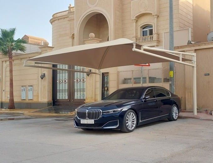 مظلة سيارات عالية الجودة تتحمل الشمس والمطار – تصميم أنيق ومناسب لجميع أنواع الطائرات