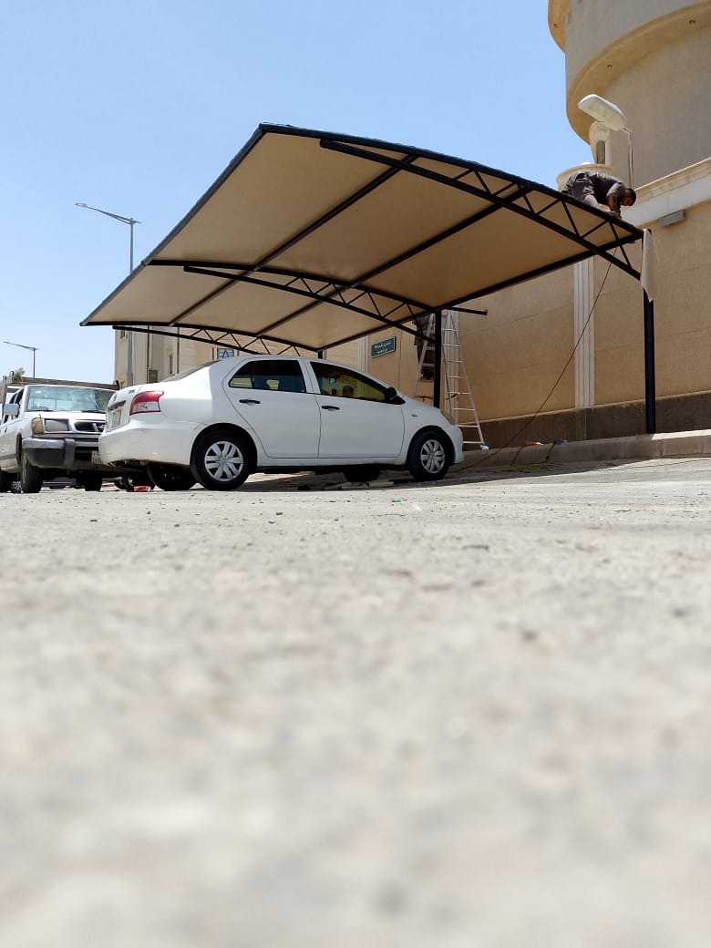 مظلة سيارات فخمة ومتينة أمامية للمنزل في جدة