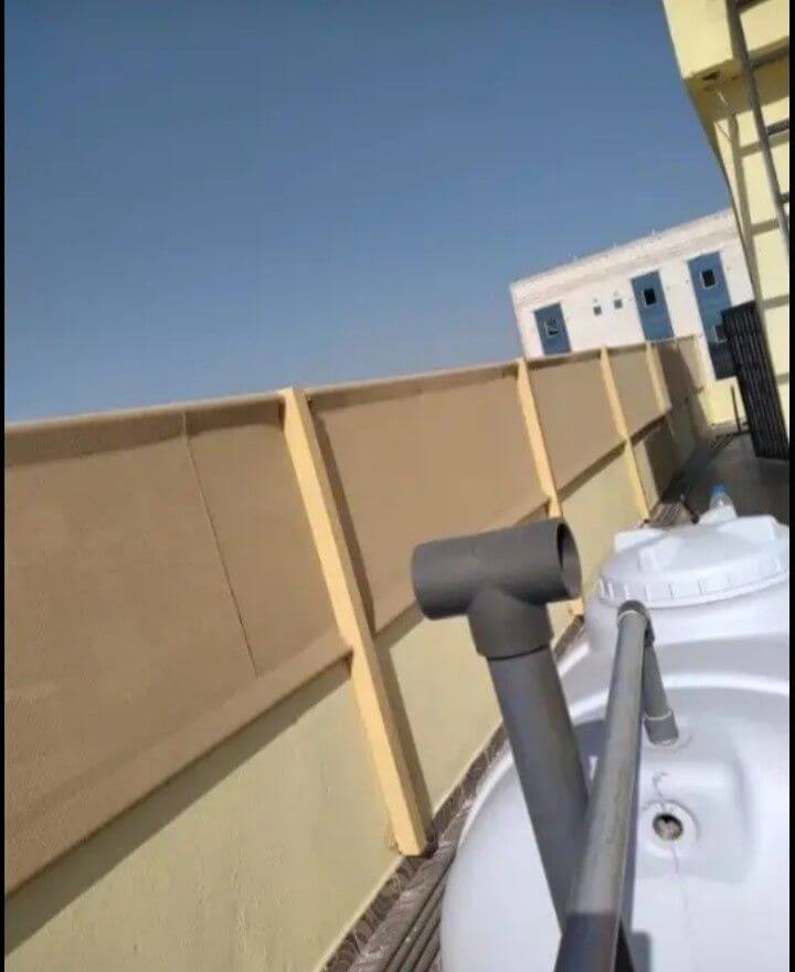 "إنفوجرافيك مقارنة بين أنواع سواتر الحديد: شرائح، مشغولة، شبوك"