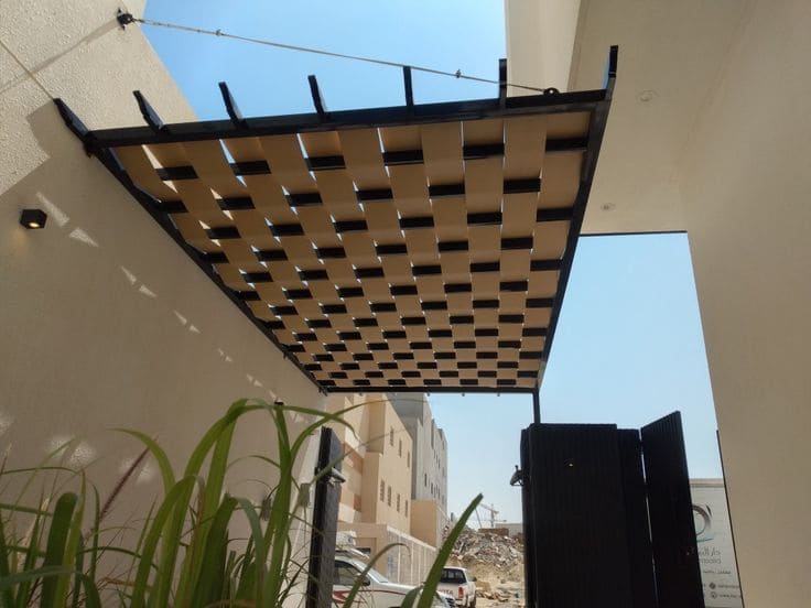 مظلة بلاستيكية مزدوجة لتغطية فيلا، غطاء بين الجمال والوظيفة.