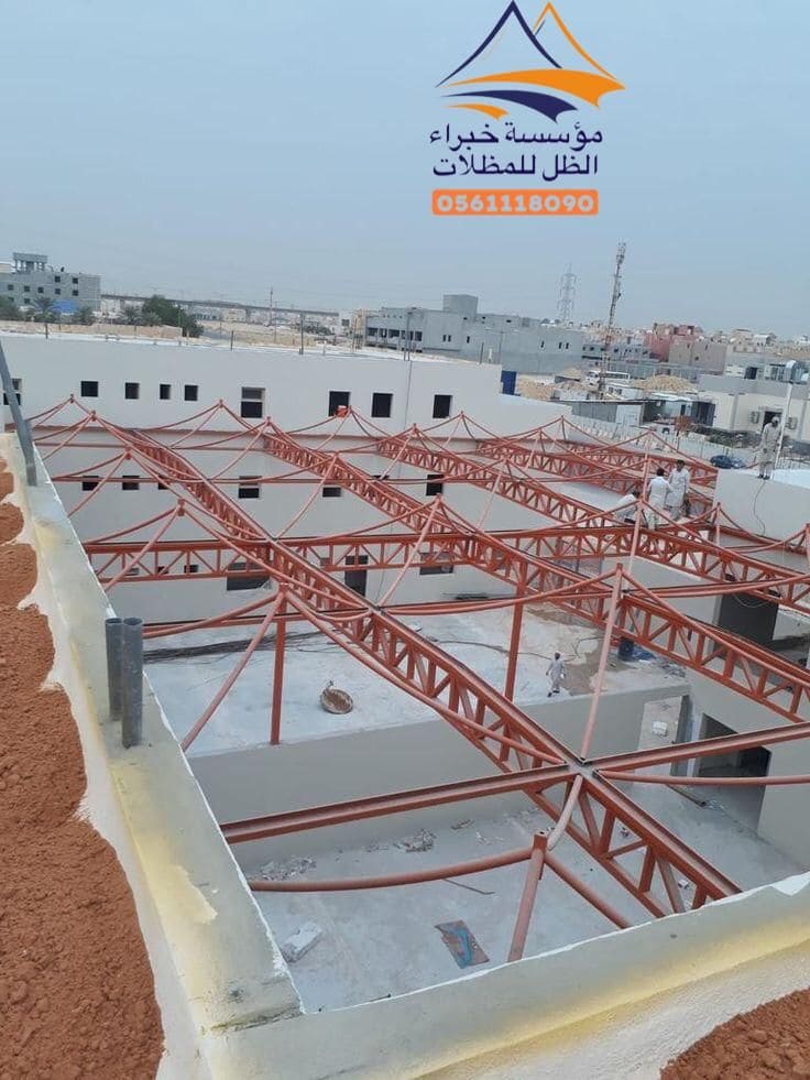 تم تركيب هيكل حديدي لمظلات المدارس حي النسيم بجدة