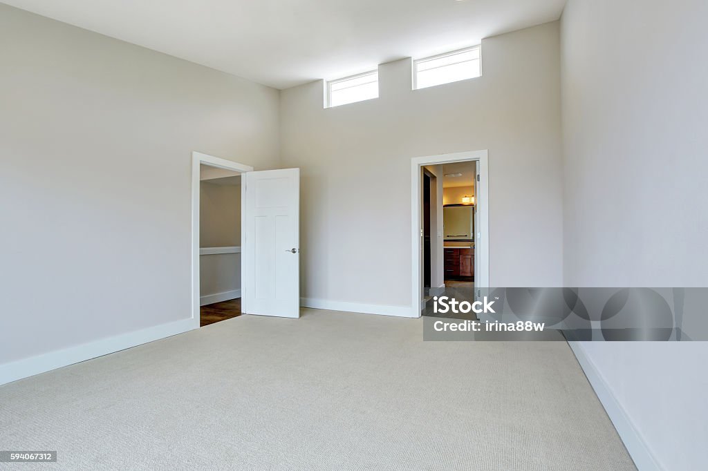 تركيب ساندوتش بنل عازلة في غرفة حي النسيم بمدينة جدة