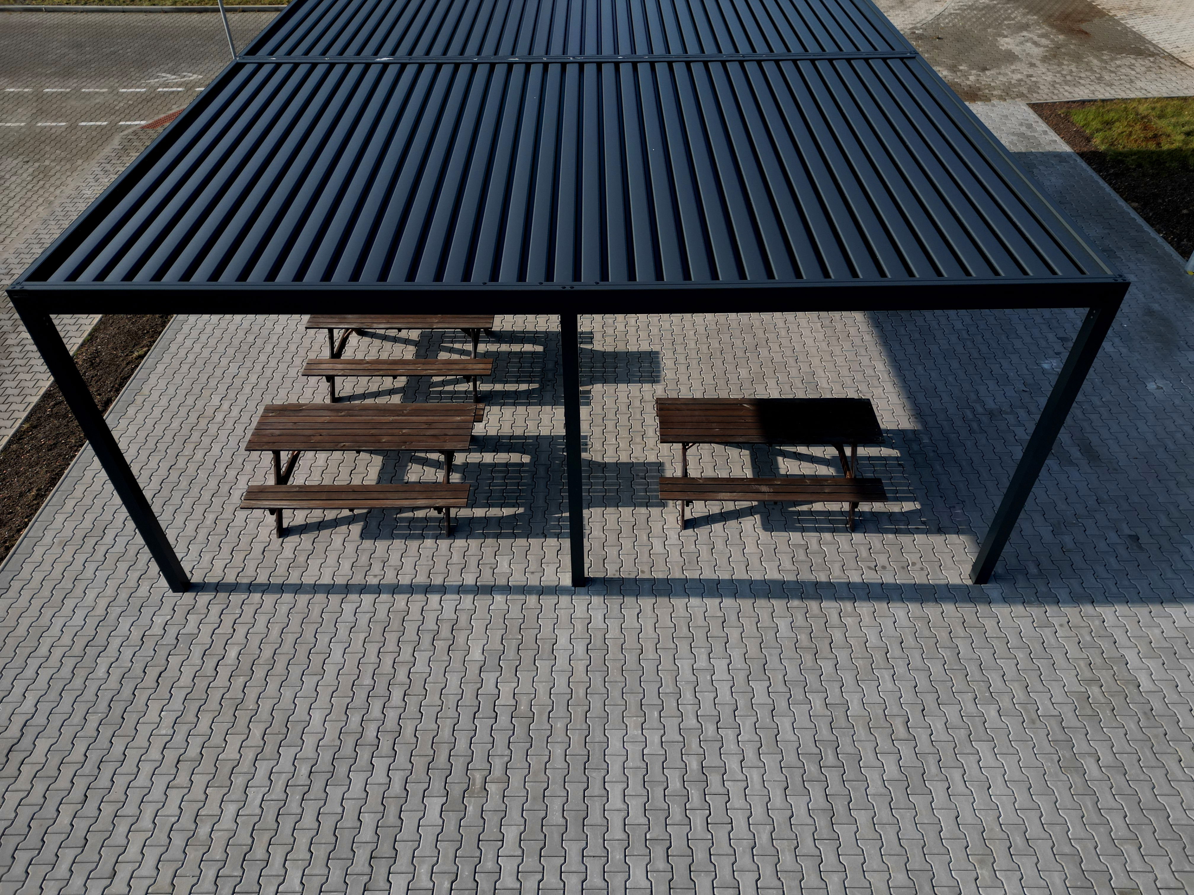 تم الانتهاء من عمل الكرات الخشبية في جدة بحي الشاطئ