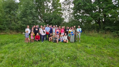 SZUKAMY POMNIKÓW PRZYRODY - spacer w Skrzeszewie z senatorką Anną Górską