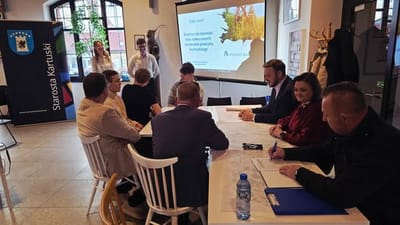 Posiedzenie Komisji Strategii i Rozwoju – prace nad koncepcją tras rowerowych w Powiecie Kartuskim 🚴‍♂️💬