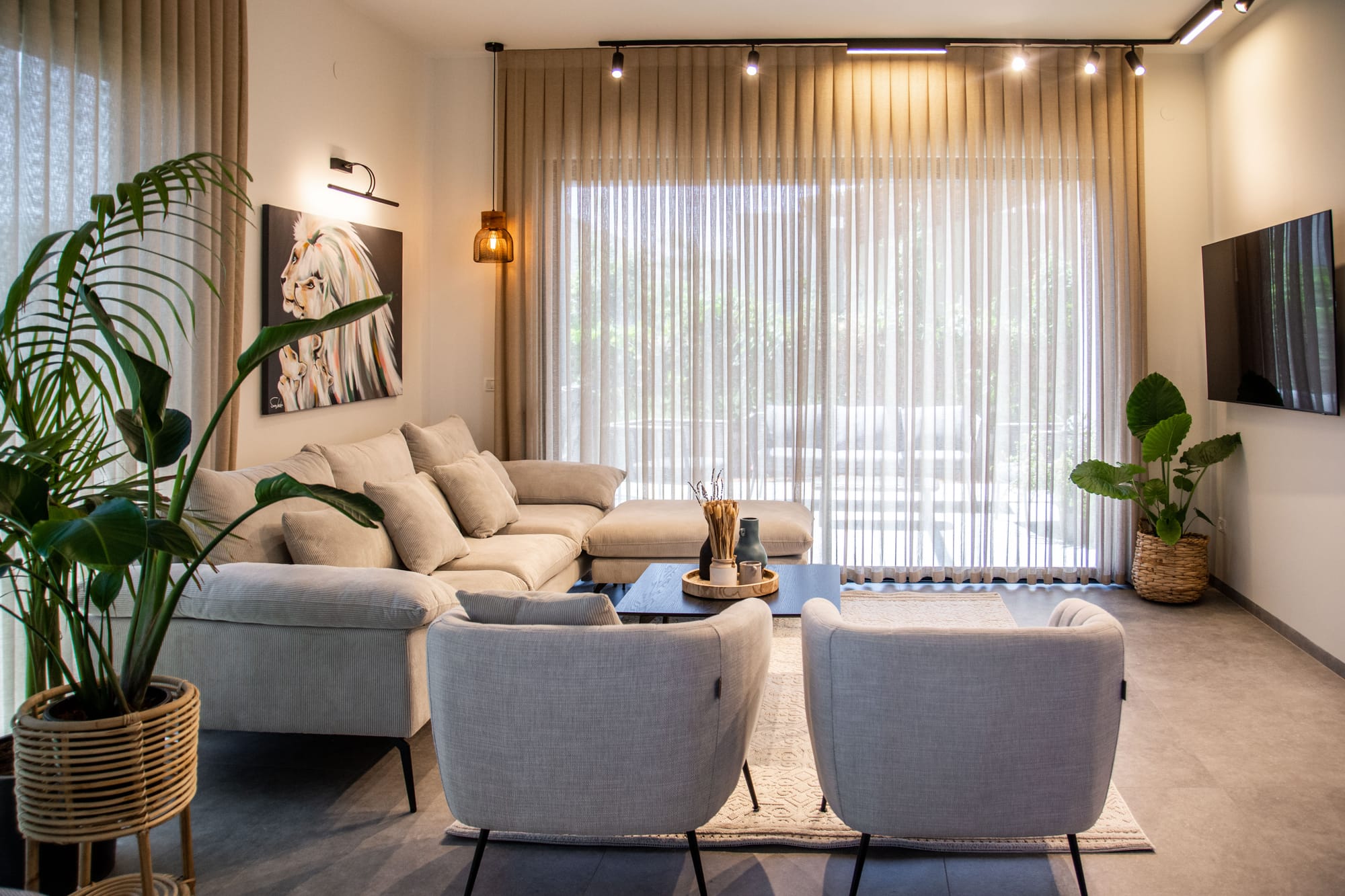 הלקוח: זוג + 4 מתבגרים