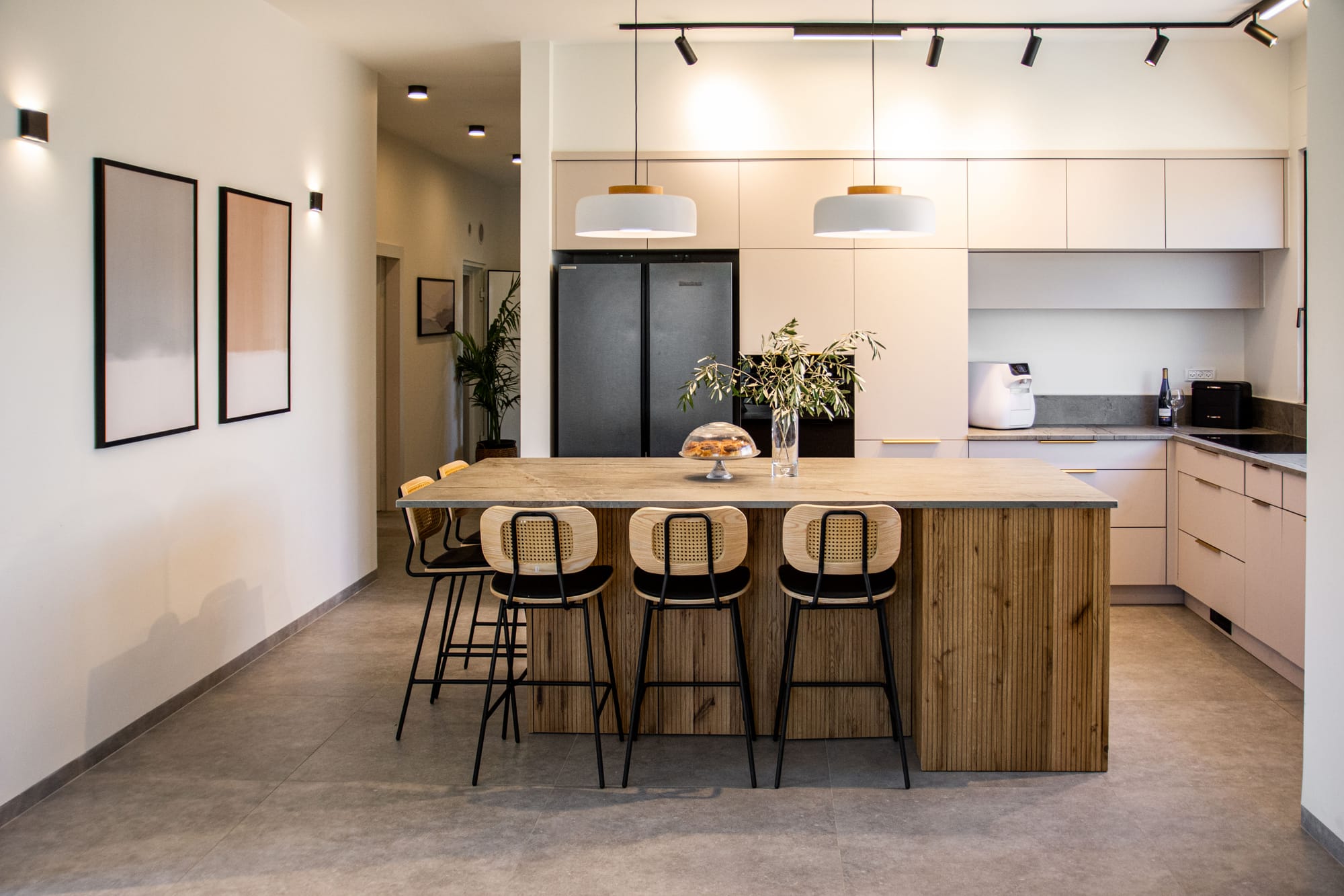 הלקוח: זוג + 4 מתבגרים