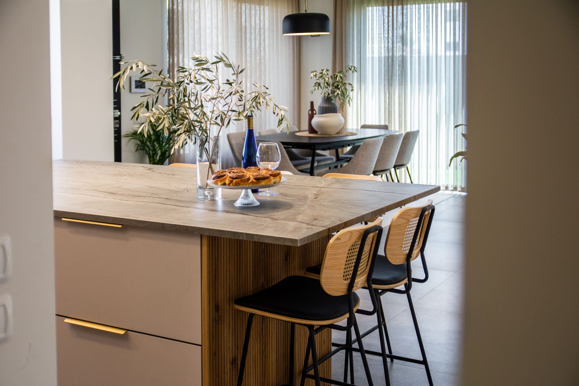 הלקוח: זוג + 4 מתבגרים