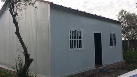 Casa Prefabricada con Panel Sándwich