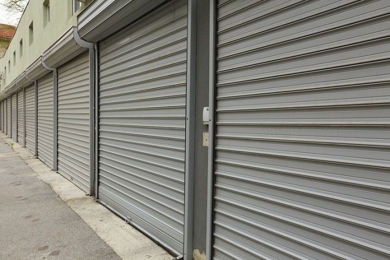 PUERTAS DE METAL
