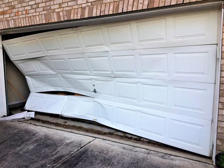 Top Signs You Need Garage Door Repair in Brooklyn