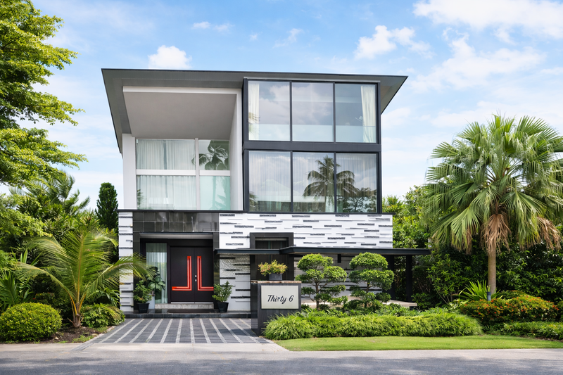 3 Storey Waterfront Bungalow with Private Pool