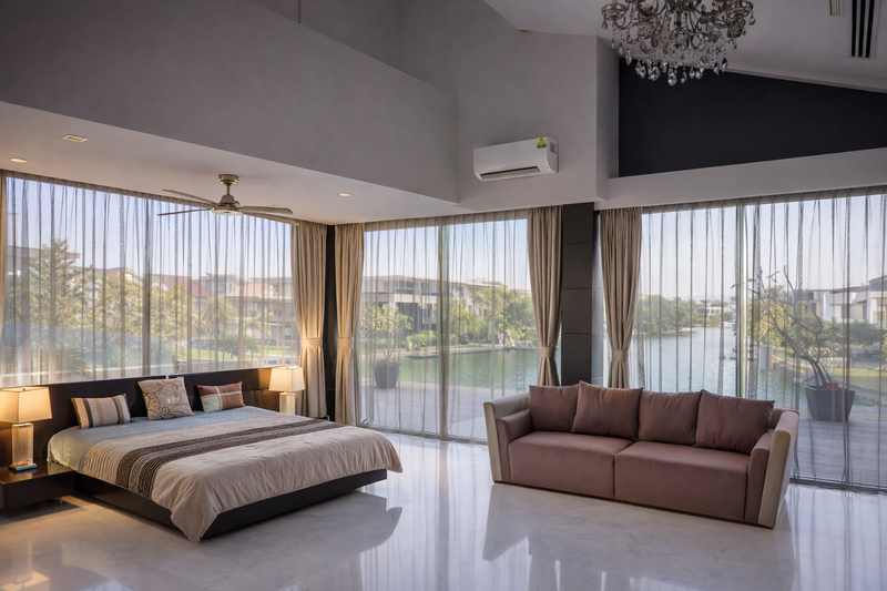 3 Storey Waterfront Bungalow with Private Pool