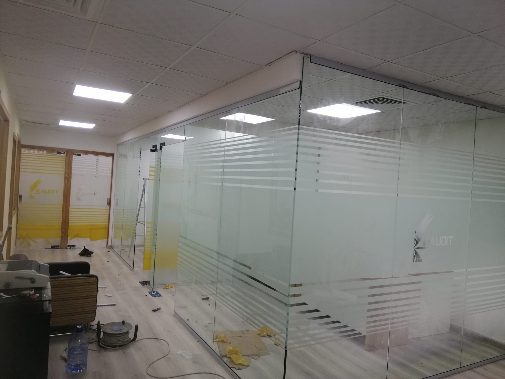 تركيب مكاتب زجاج بالدمام0578992784