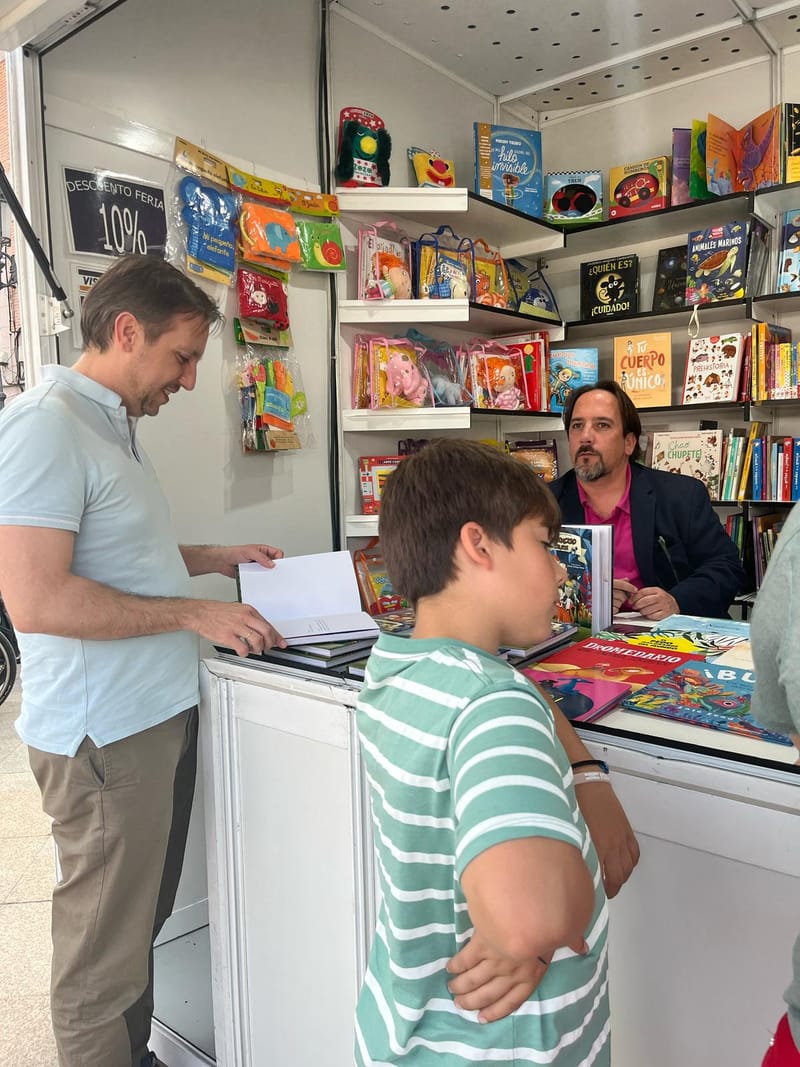 Firma de ejemplares el domingo 18 de mayo en Fuenlabrada