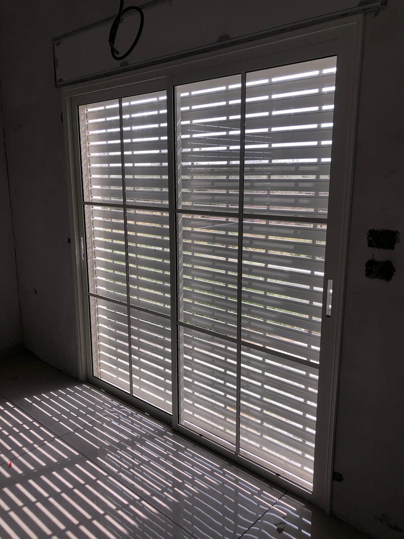 שילוב של עיצוב, איכות ובידוד מושלם