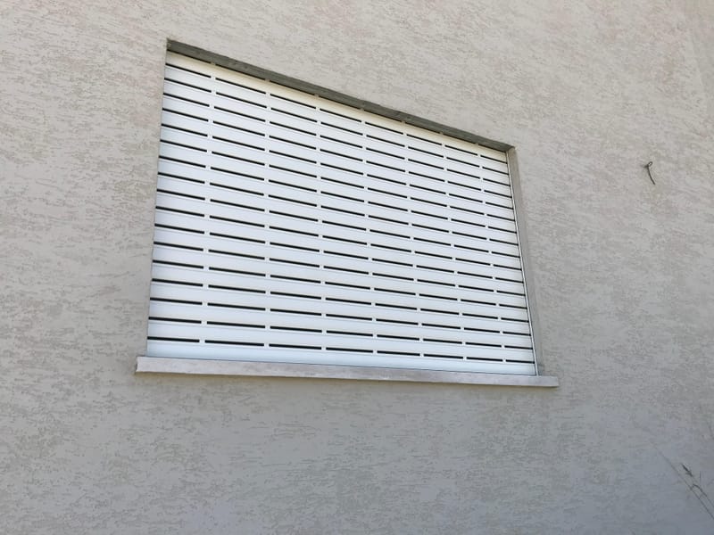 שילוב של עיצוב, איכות ובידוד מושלם