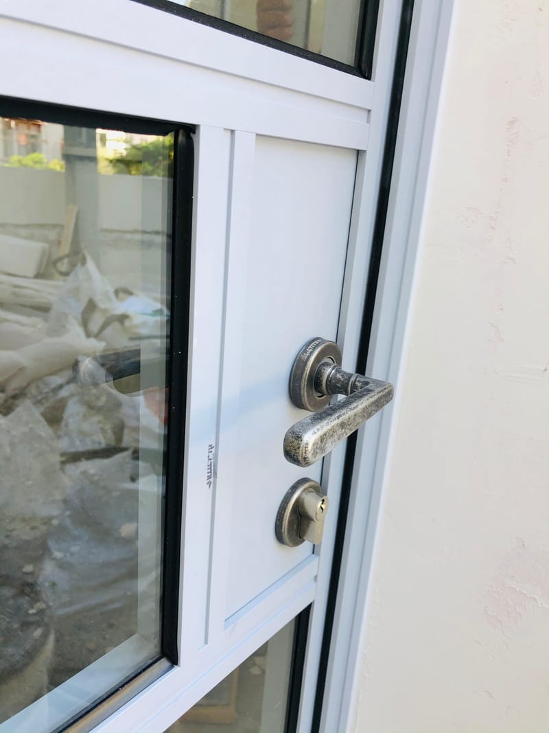 שילוב של עיצוב, איכות ובידוד מושלם