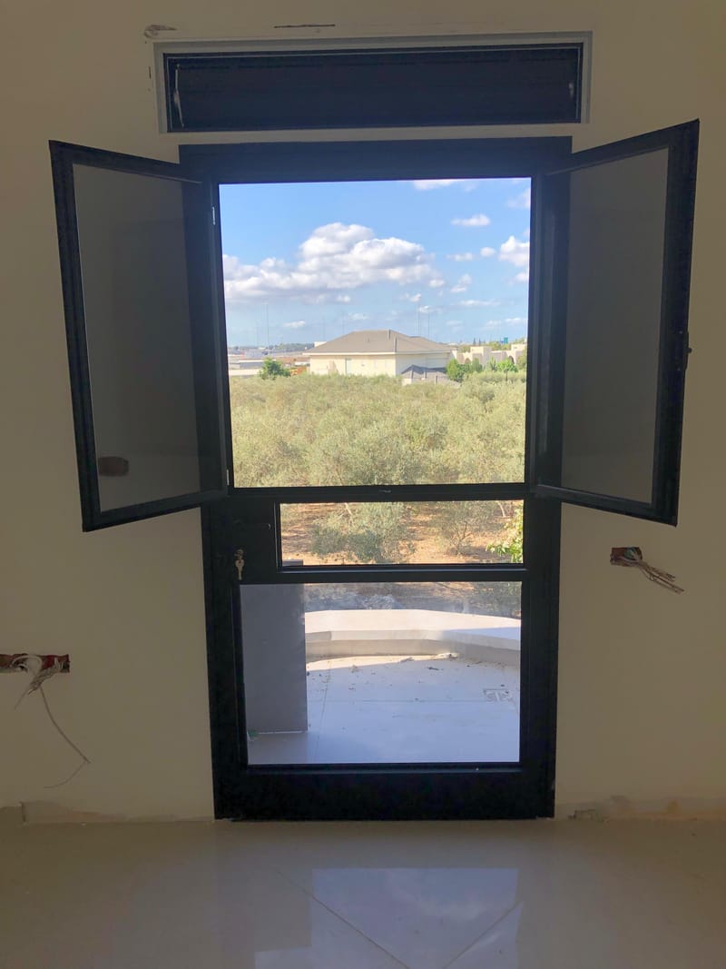 שילוב של עיצוב, איכות ובידוד מושלם