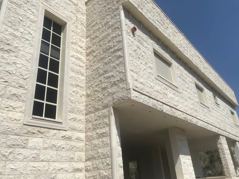 שילוב של עיצוב, איכות ובידוד מושלם