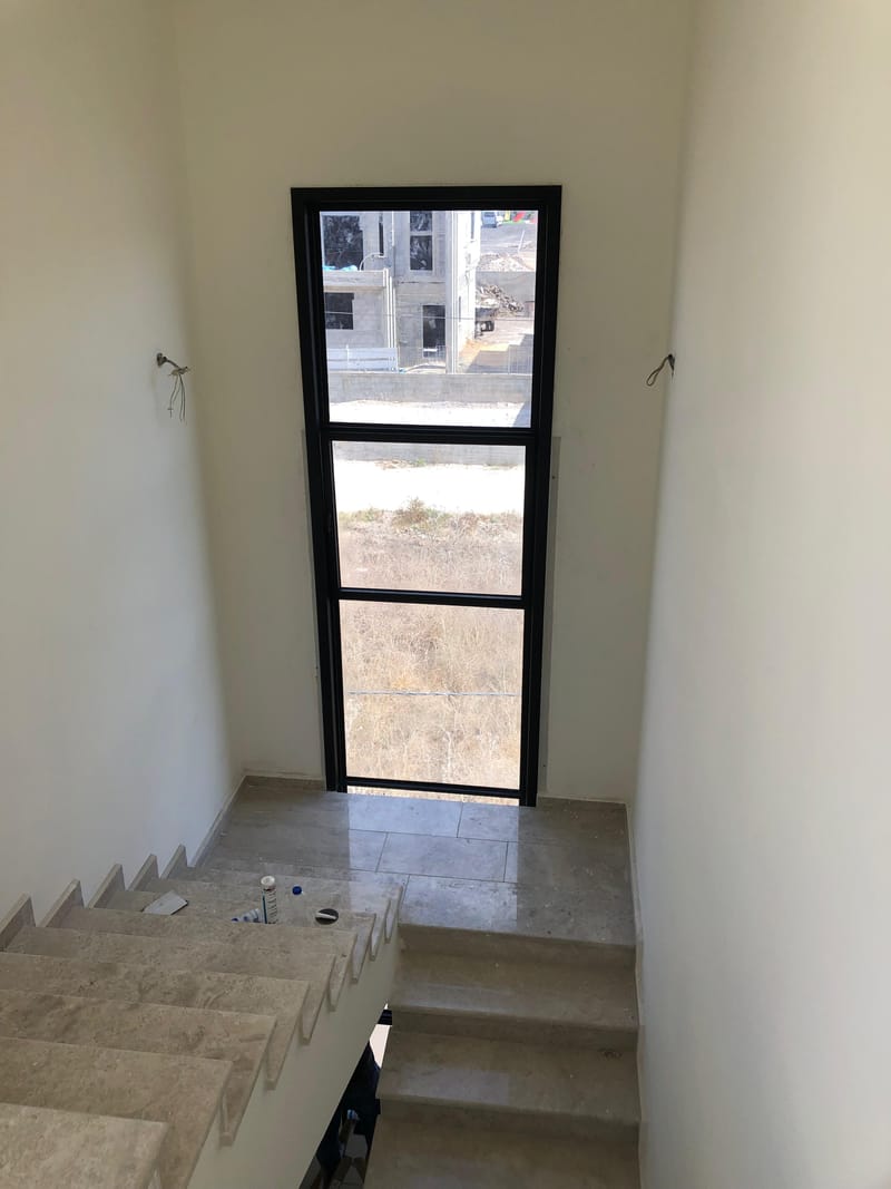 שילוב של עיצוב, איכות ובידוד מושלם