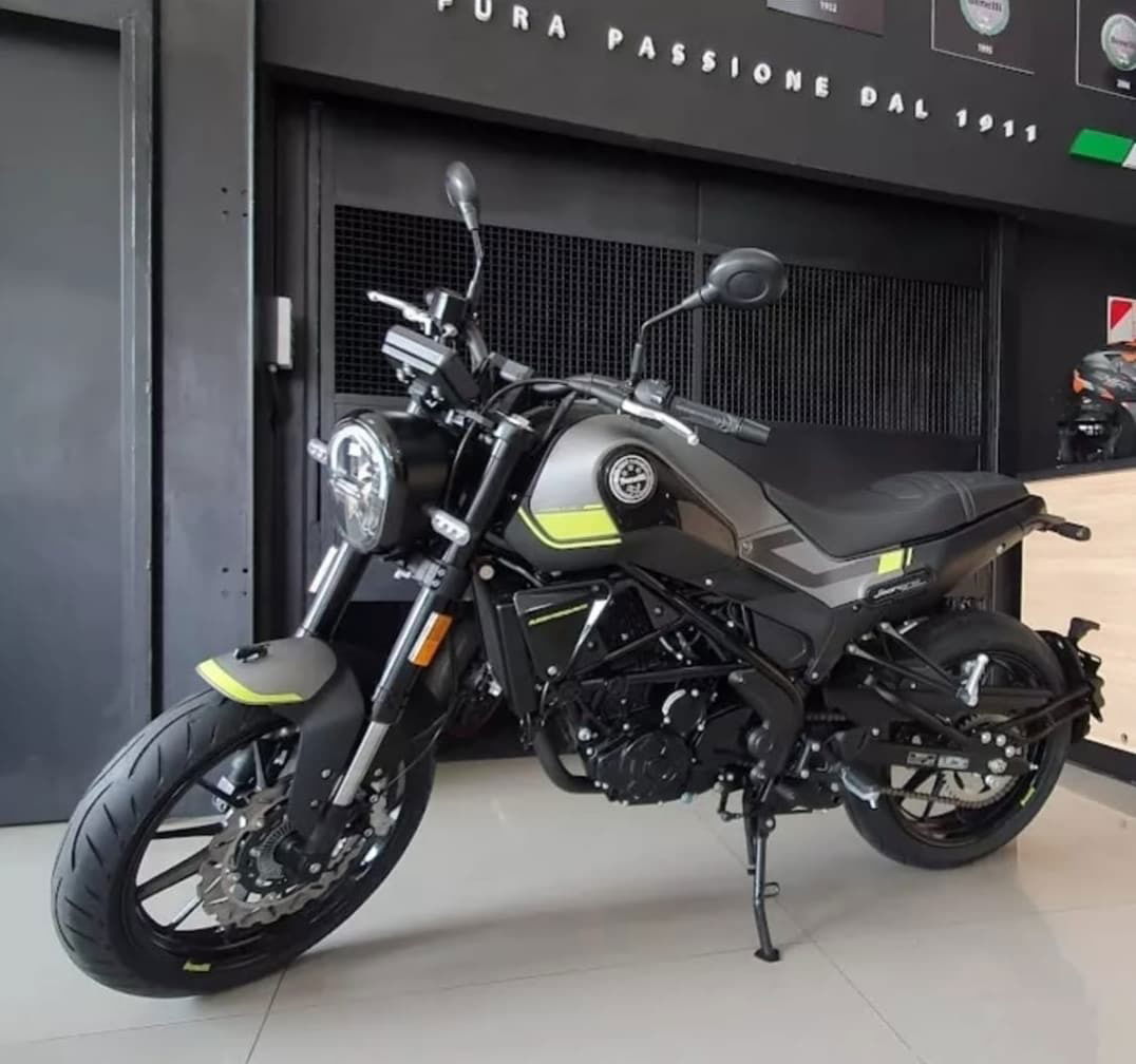 Benelli Leoncino 250