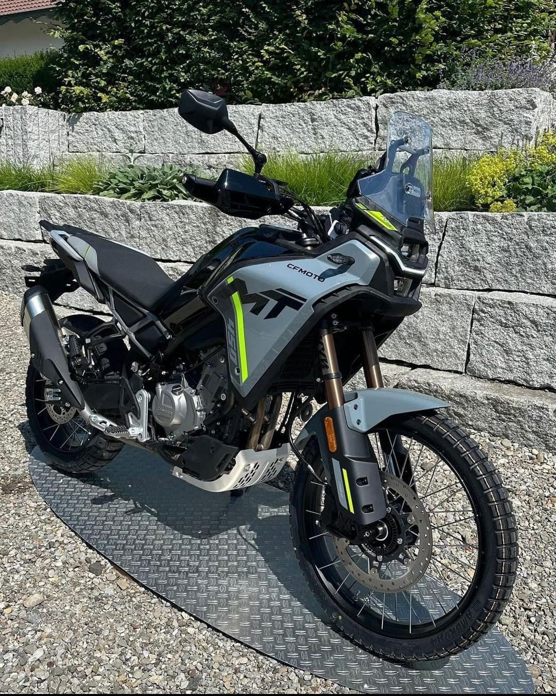 CF Moto MT 450