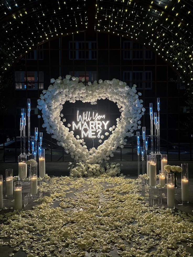 הצעת נישואין בסגנון פרחים נופלים