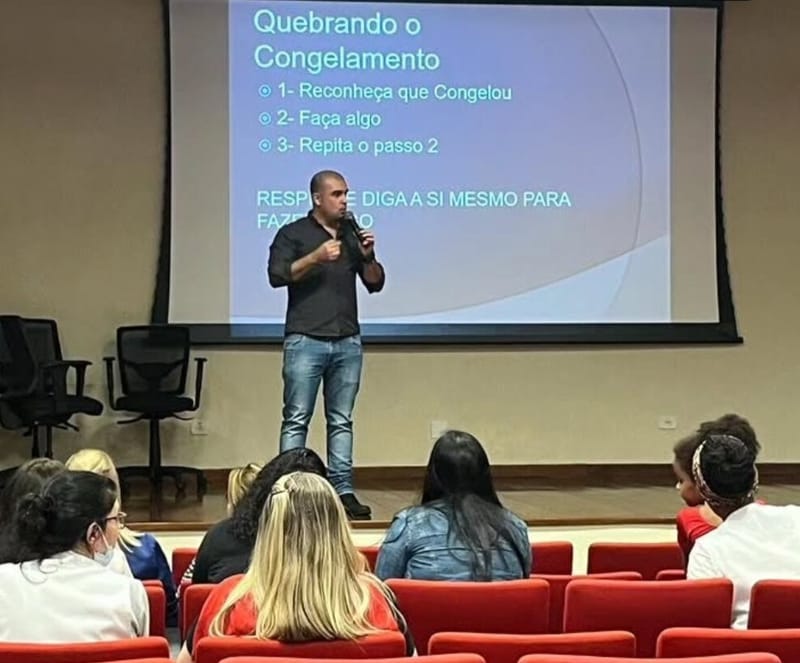 "Liderança Tática: Decisões de Elite para Executivos sob Pressão"