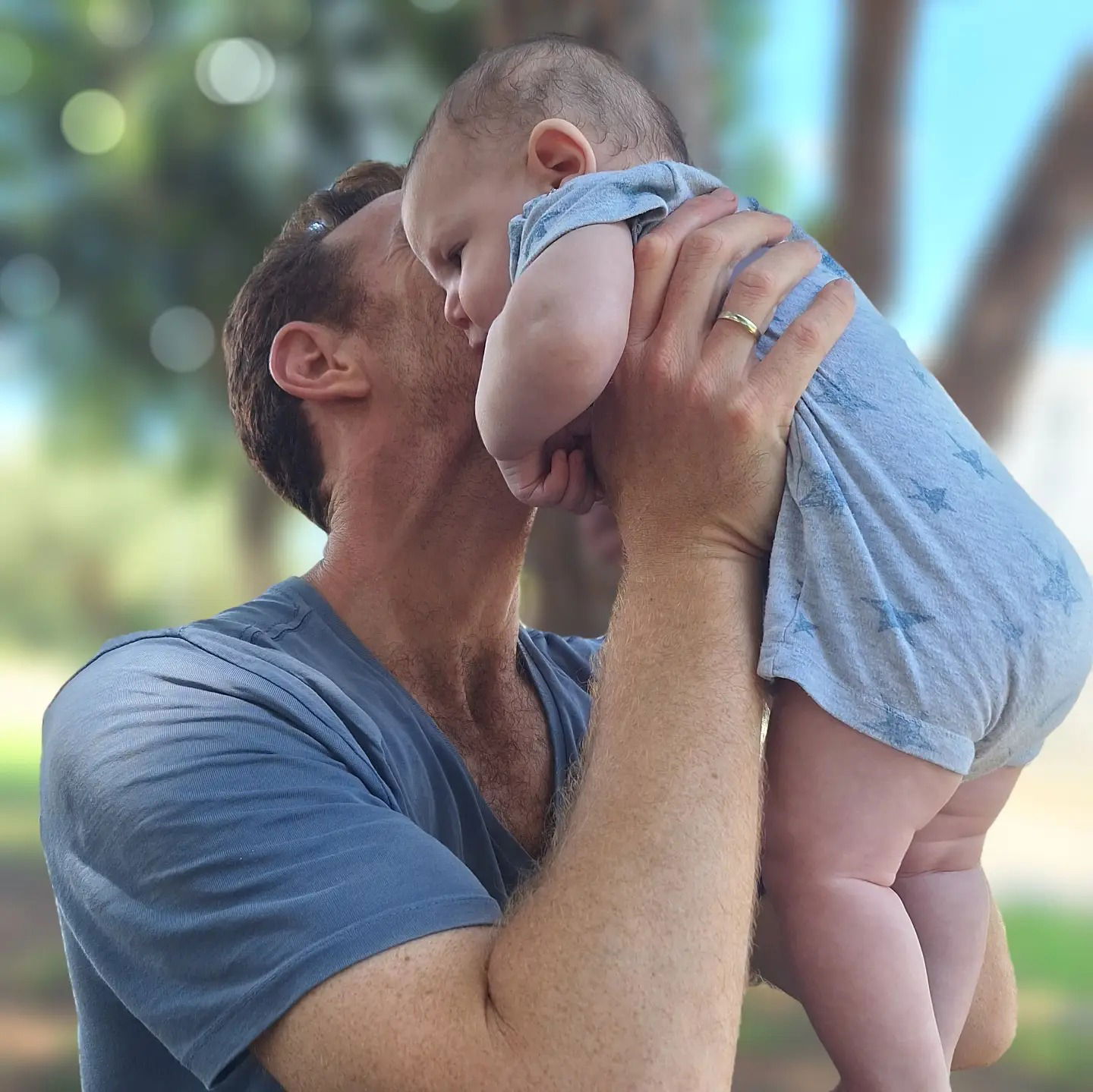 לא לברוח מהבית, אלא לחיות אותו